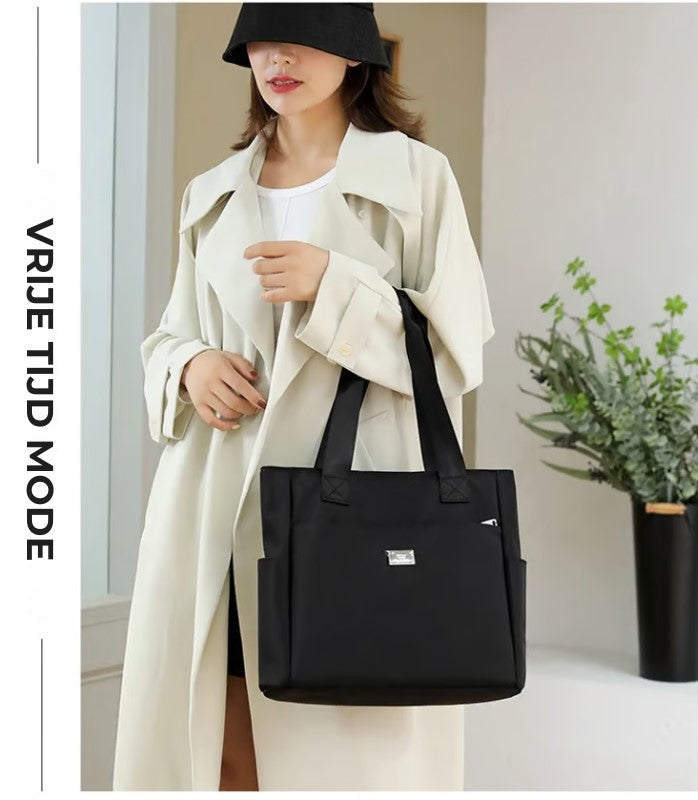 Ruime, Waterafstotende Nylon Schoudertas Met Meerdere Vakken