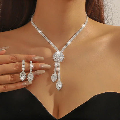 Zirkonia Bloemen Sieradenset - Incl. Ketting en Oorbellen