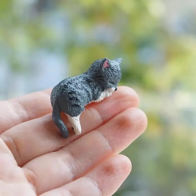 Handgeschilderde mini-kattenbeeldjes voor op je bureau 😺
