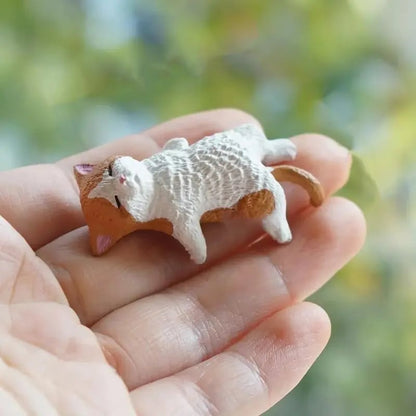 Handgeschilderde mini-kattenbeeldjes voor op je bureau 😺